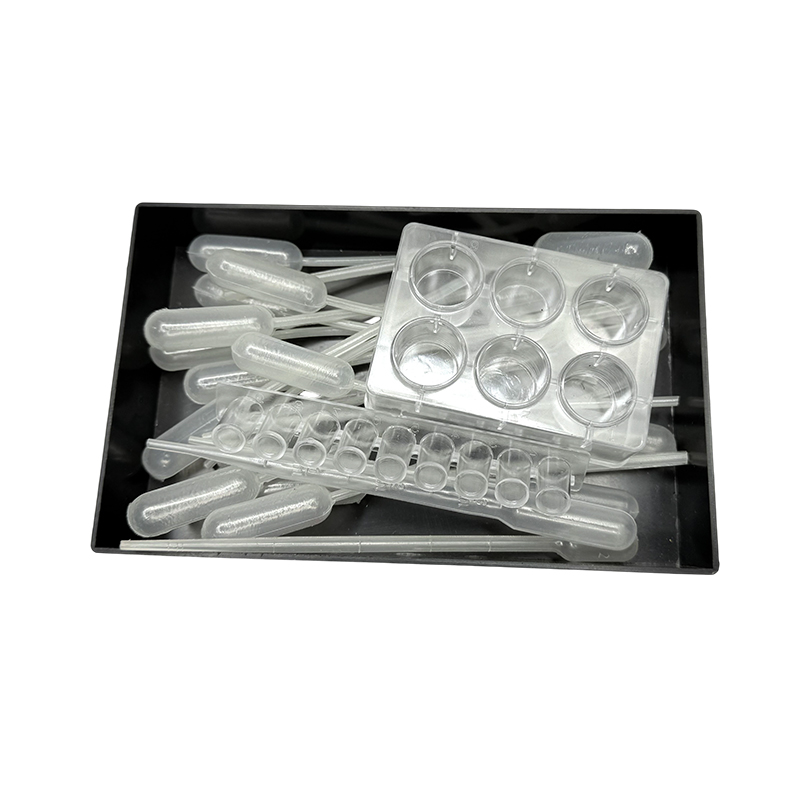 Laboratorieplastdråpere og brønnplater er ofte brukt